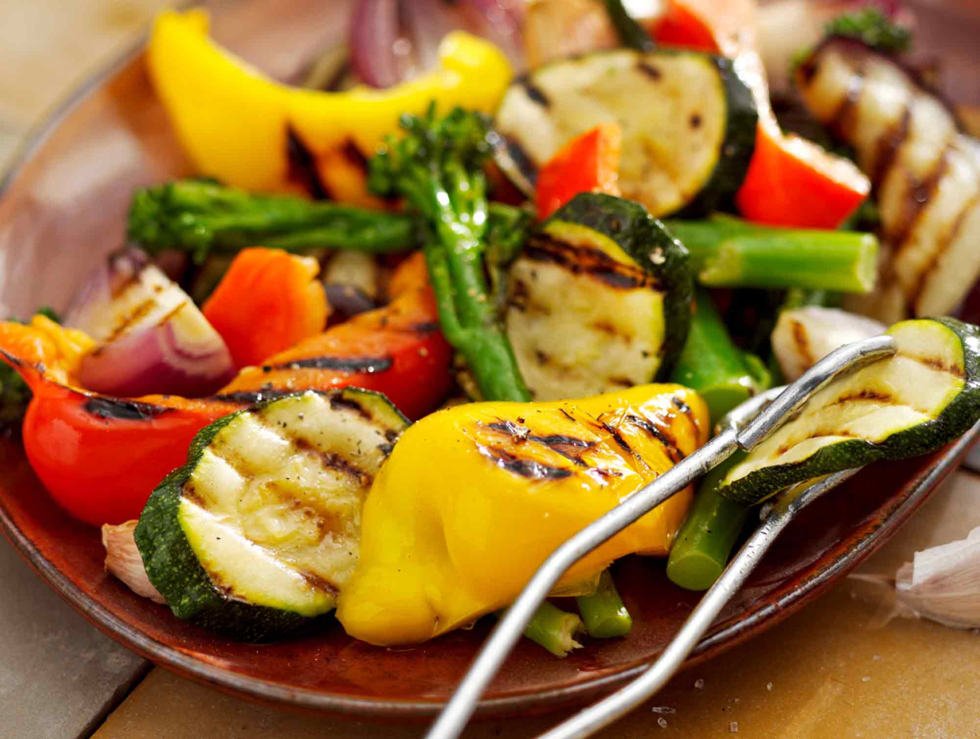 ¿Cuál es la forma más saludable de cocinar verduras?